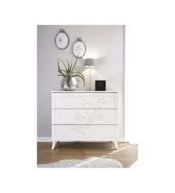 Komoda NIVEA 104 cm biała z ozdobnym nadrukiem